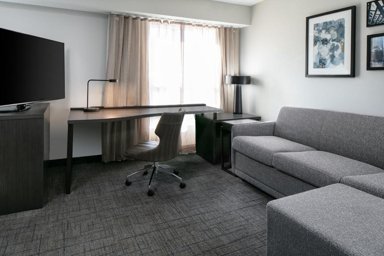 Hotel By Marriott South Tulsa